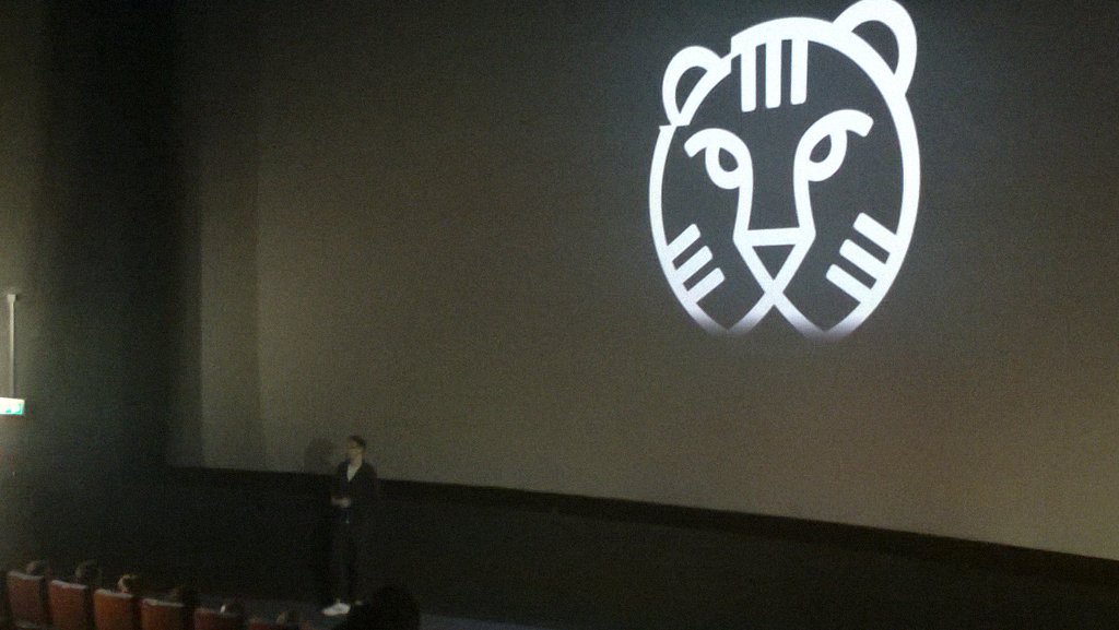 JaccoS's tweet photo. #IFFR The Other Side https://t.co/Nj3s4i3q3p
