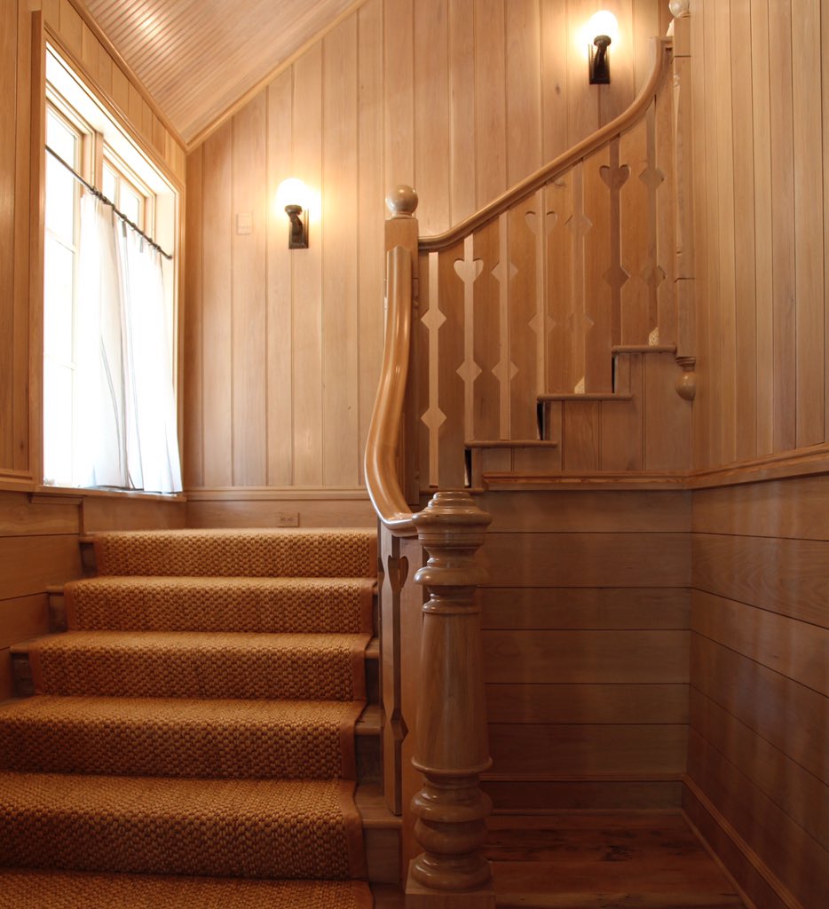 Custom stairs and newel built with antique white oak #design #woodwork instagram.com/p/BBKnVyIgIxu/