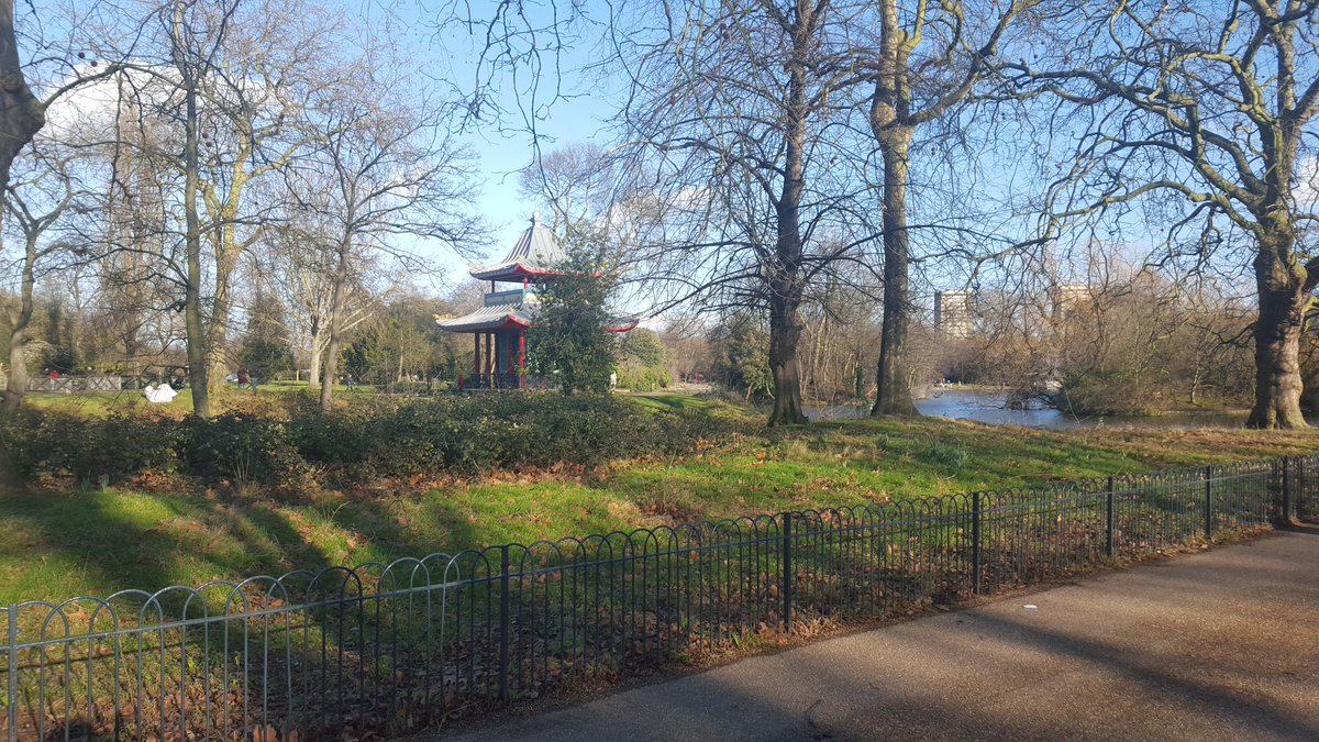 thehackneyscene's tweet image. Lovely day. Victoria Park