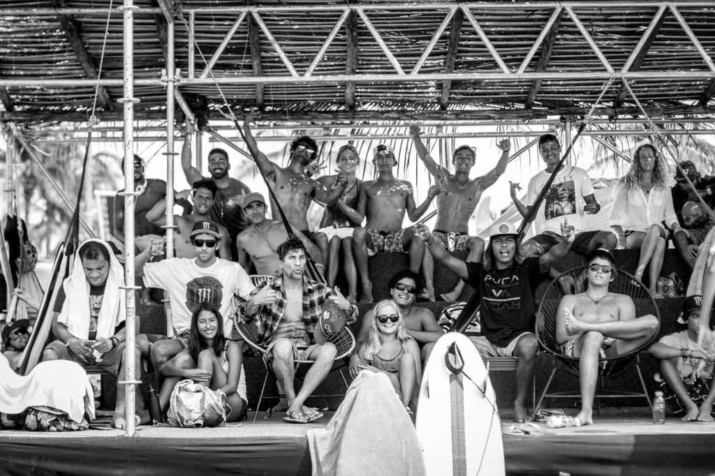 Sectur_Guerrero's tweet photo. Tercer día de competencia del @Acapulco_Pro #surf en playa Bonfil. Mucha actividad el día de hoy, te esperamos! https://t.co/8ESCMq3Jeb