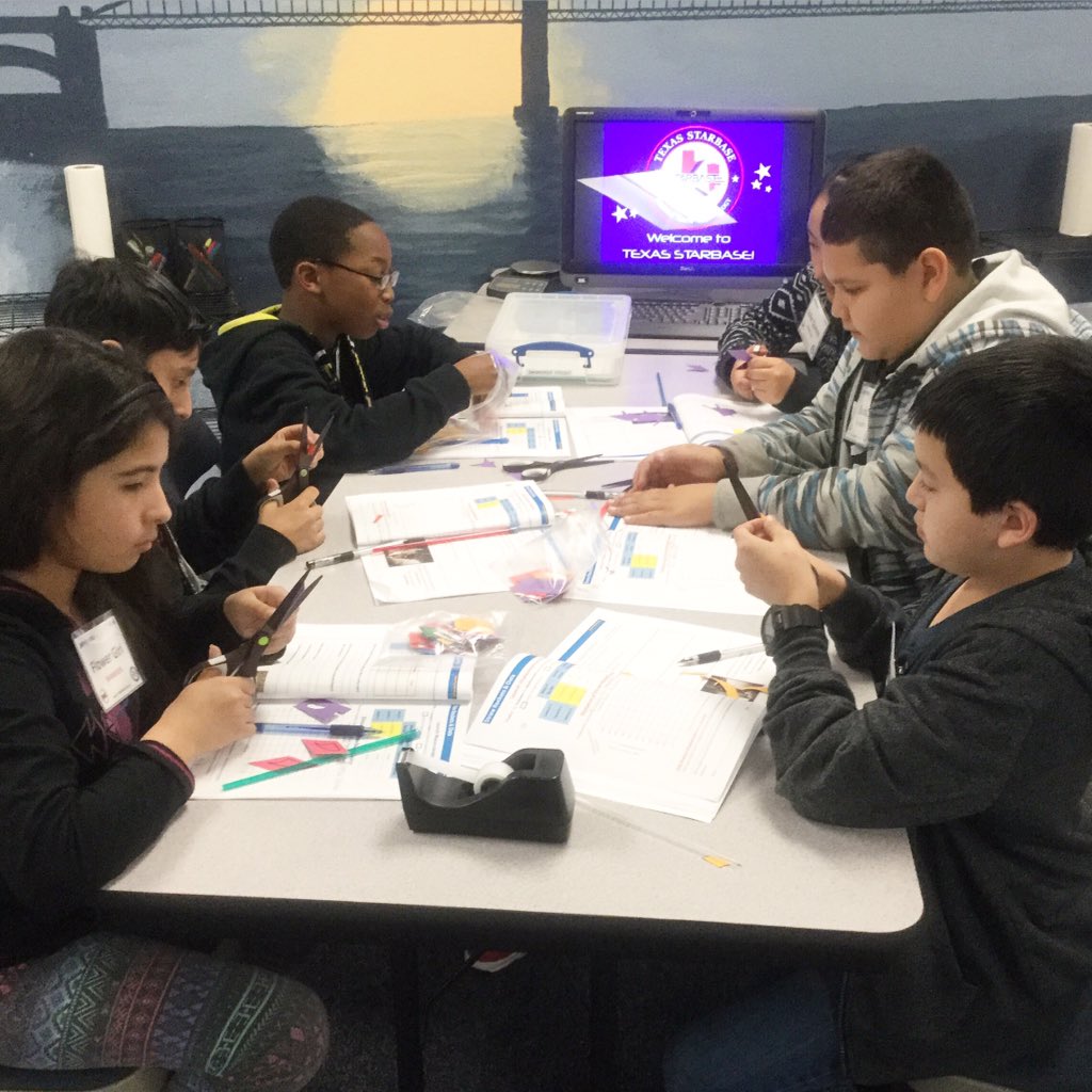 STARBASEAustin's tweet photo. Customized #StrawRockets are being created by 5th grade scholars from #GilbertElementary. https://t.co/Hta5GyMlrf