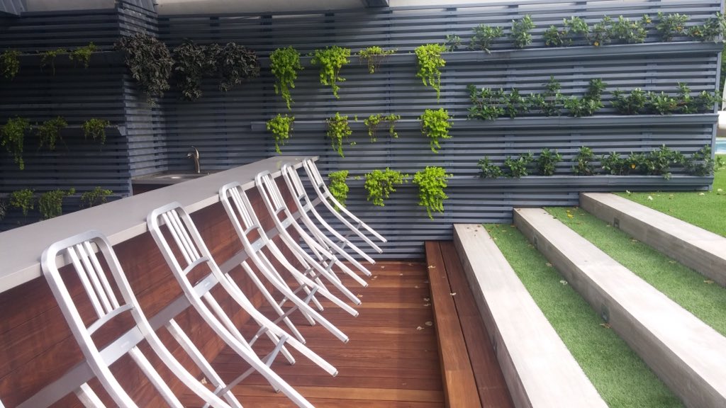 OutdoorsAmazing's tweet photo. #Custombar with #livingwall #outdoordesign #custombackyard #amazingoutdoorsmiami #outdoorliving #outdoorlife https://t.co/3lLCwDWEzl