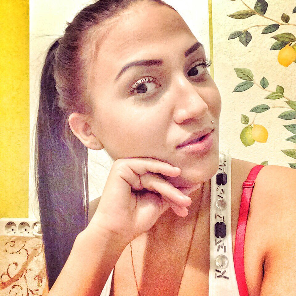 katya0707's tweet photo. Всем субботы!👌🏻💃 #суббота #выходной #всемхорошеговечера #селфи #selfiy #girl #beautiful #sweethome #нск #nsk https://t.co/wyqFW7FyPP