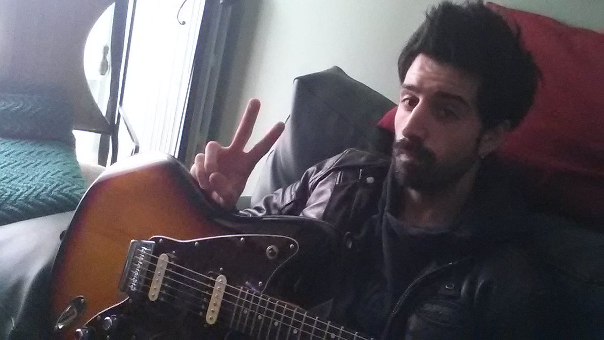 M_MayerOfficial's tweet photo. Have a great #weekend #everybody  #fun #newguitar https://t.co/DH8eGRAHMh