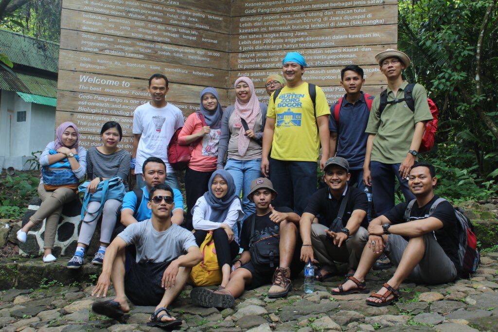4ayas_'s tweet photo. Terimakasih teman2... untuk  perjalanan kita hari ini ke "Curug Cibeureum" 🏞

*selonjoran* 💤💤💤 https://t.co/Ct6i1yUBtP
