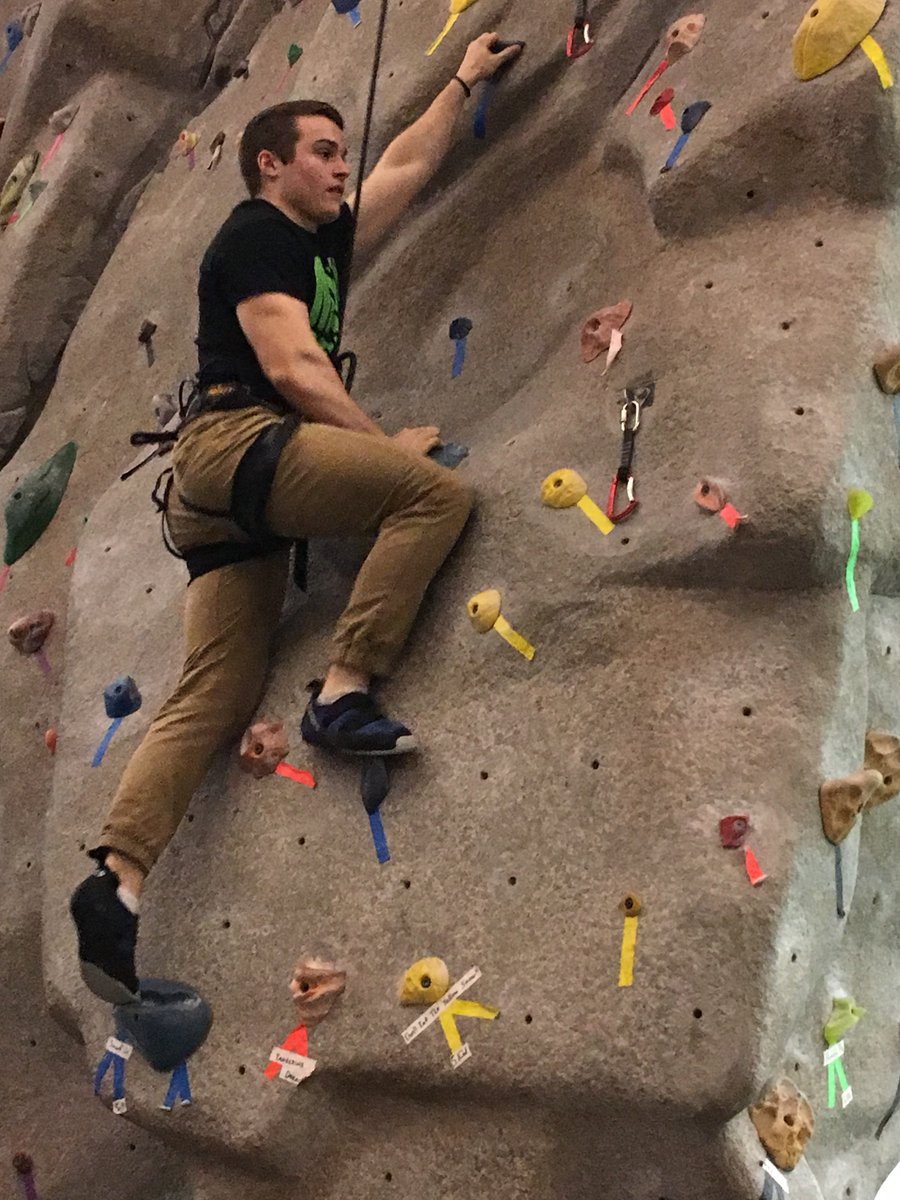 JacobBush16's tweet photo. Rock climbing is fun 
#UNIRAConference #Marathon26.U https://t.co/V1zcnSVjzM