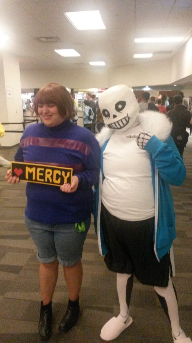 ThatCosplaySans's tweet photo. This kid, is pretty cool.
#undertale #undertalecosplay #undertalesanscosplay #sans #frisk #Ohayocon2016 https://t.co/MiIOuJl4j7