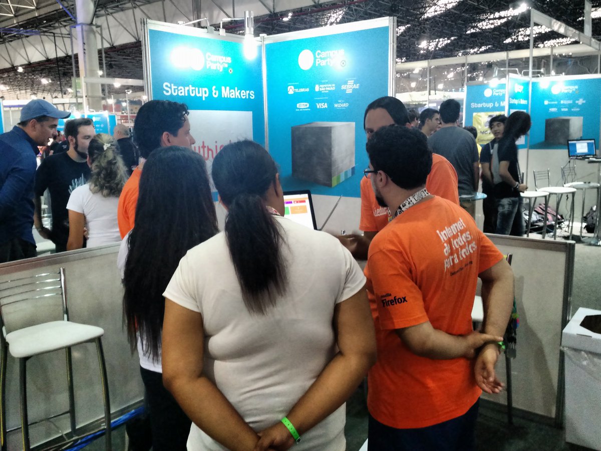 nutrieducapp's tweet photo. Stand do #nutrieduc ta bombando, já já vamos anunciar o vencedor da #PerderPesoÉComANutrieduc https://t.co/SZ1nAHUVMh
