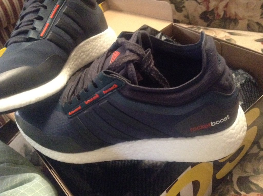 Cristiano_Milan's tweet image. @adidasrunning Just arrived!! Thank you!! #winterfit #borntorun #rocketboost #warmanddry