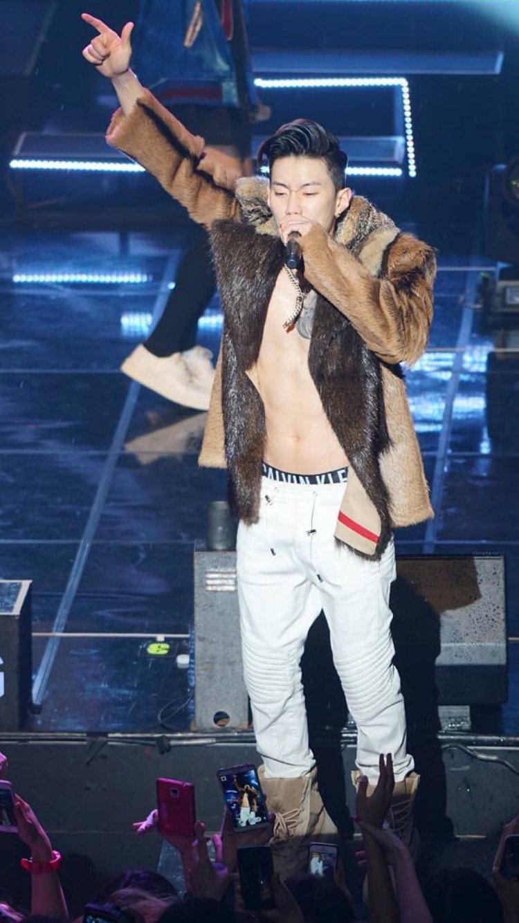 CZ-utN9UsAEdRna.jpg:large