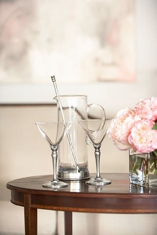 PostcardParis's tweet image. Pin of the week: Match Pewter Cocktail Glasses
hubs.ly/H01Y4bl0