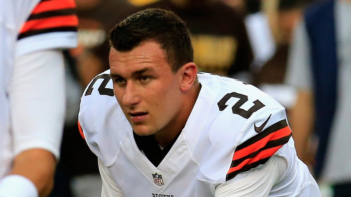 NBCDFW's tweet image. FWPD: Officers called to question Johnny Manziel over altercation with girlfriend on.nbcdfw.com/iPeCkcL