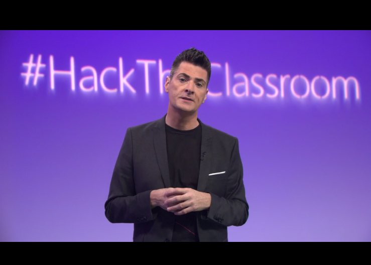 sandiadams's tweet photo. #hacktheclassroom on my phone in between students #ccsdtechfair #win #MIEExpert https://t.co/nu0DxSuQfH