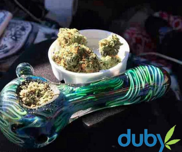 Time to pass that shyt! 🔥🍃💨 #dubyapproved #wakenbake #sesh #crackingnugs ow.ly/XHyVp :) Hang with us!
