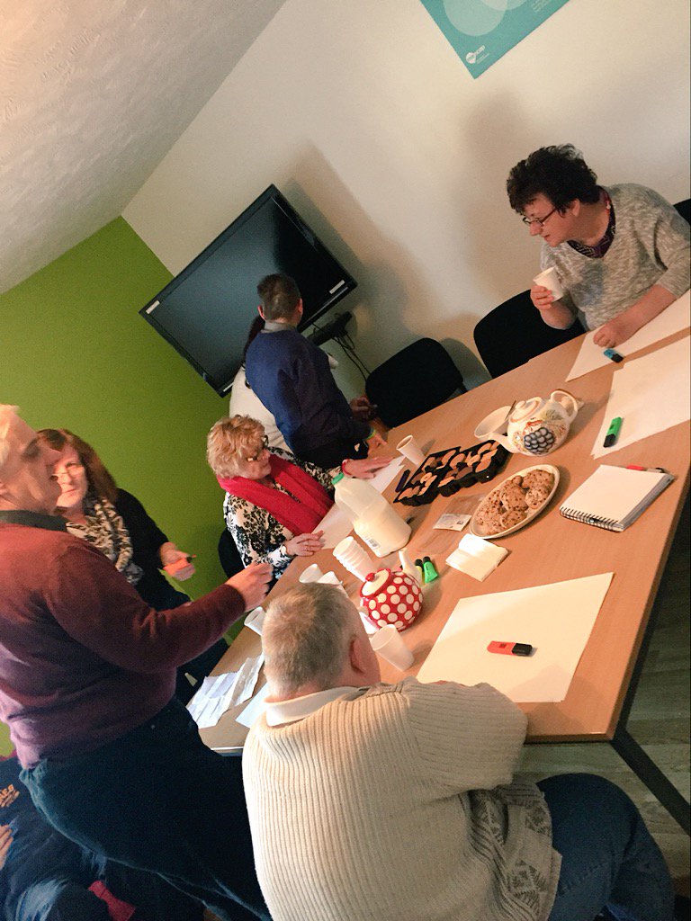 FrazzleJones's tweet photo. Planning their new #garden #Brambles #veggiepatch #flowers #waterfeature 💦🌺💐🌻🌷🌹 https://t.co/nFquoHXMuF