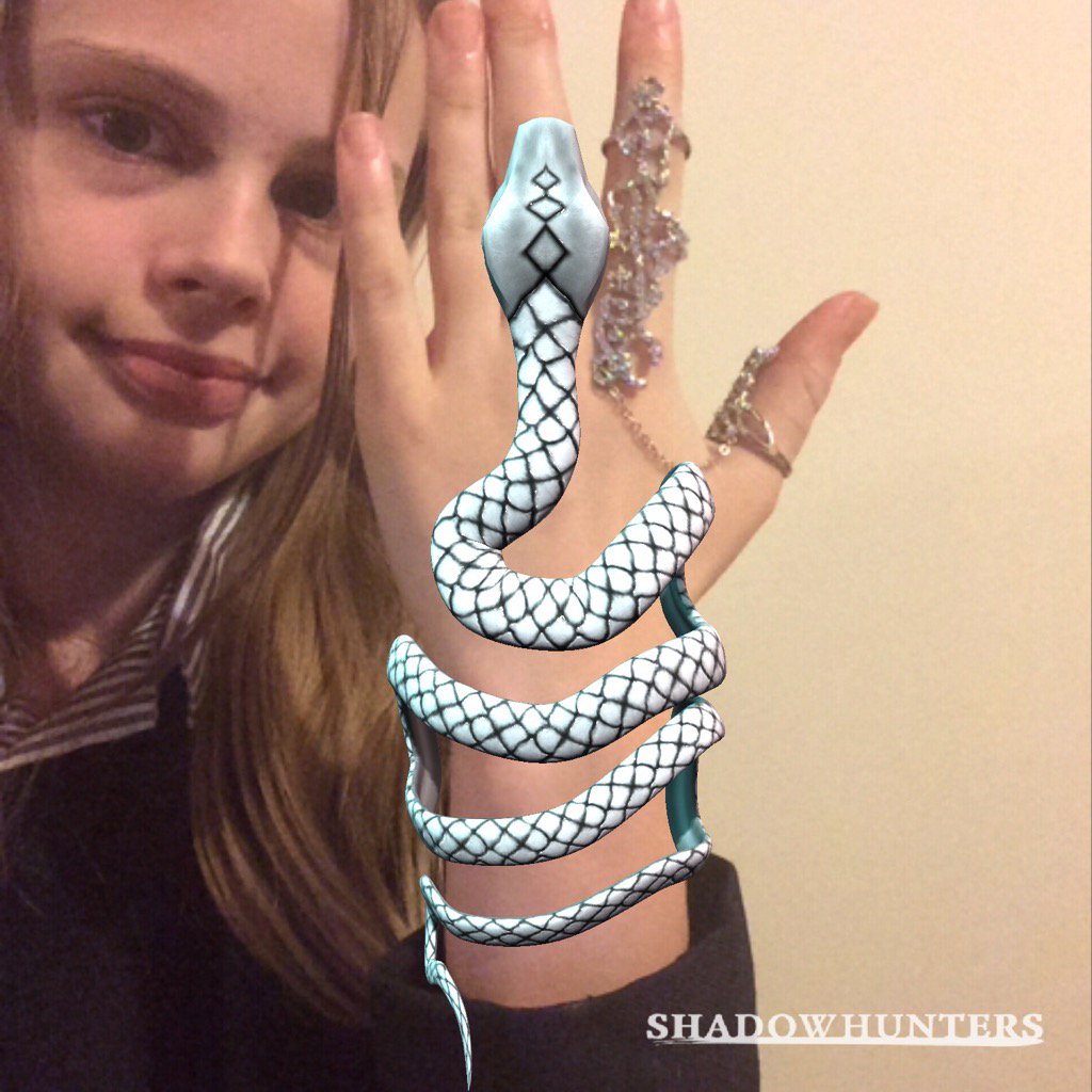 JennaMummy's tweet photo. Check out my photo from #jointhehunt with @shadowhunterstv yessss Izzy https://t.co/xyNdRAMwc2
