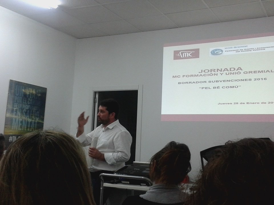 PlatComercValen's tweet photo. La colaboración entre Ayuntamiento y asociación de comercio local: Punto importante en las #ayudas al #comercio https://t.co/KjkTeiFxNG