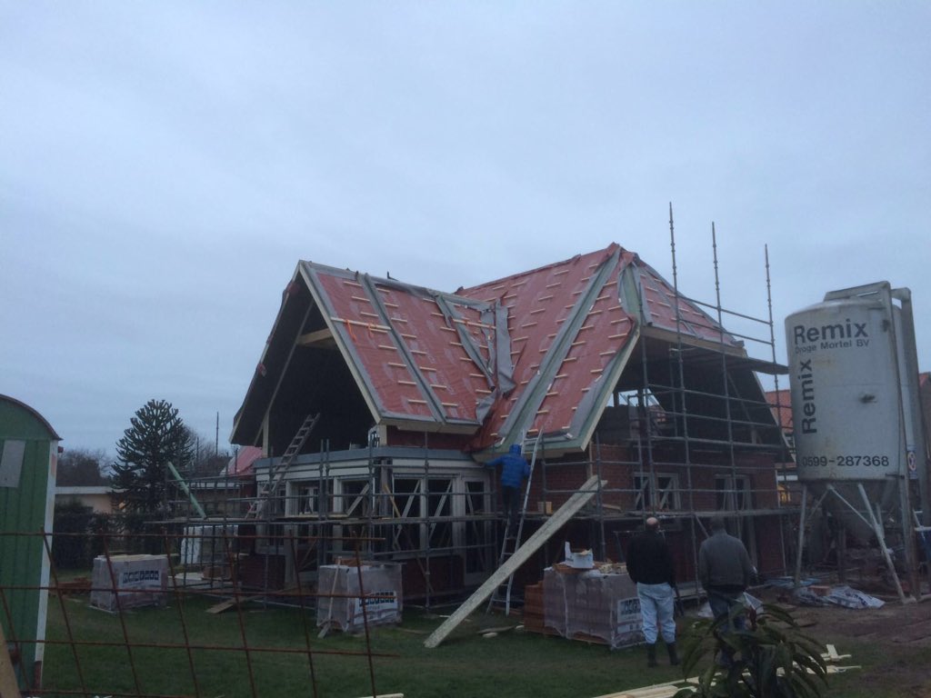 TIFAHuiskes's tweet image. Begin deze week 2 mooie prefab daken afgeleverd te #oostvoorne en #oud-Beijerland, levering via @BcEsselink