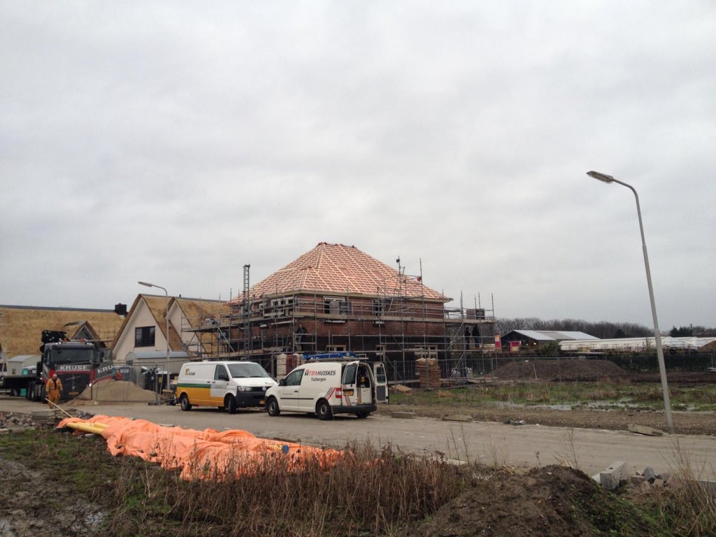 TIFAHuiskes's tweet image. Begin deze week 2 mooie prefab daken afgeleverd te #oostvoorne en #oud-Beijerland, levering via @BcEsselink