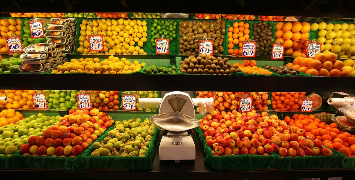 Independent's tweet photo. Fourteen fruits and vegetables that can help you lose weight https://t.co/2WuVPeZfog https://t.co/M61T20ZnPB
