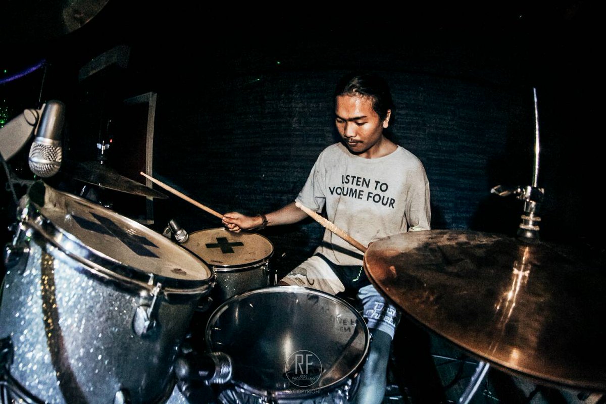 HCINVFEST's tweet photo. @furies_INA live at @HCINVFEST Grand Charly rawa mangun,Jaktim !! #BetweenUS #HCINVFEST https://t.co/Y8i7BretS6