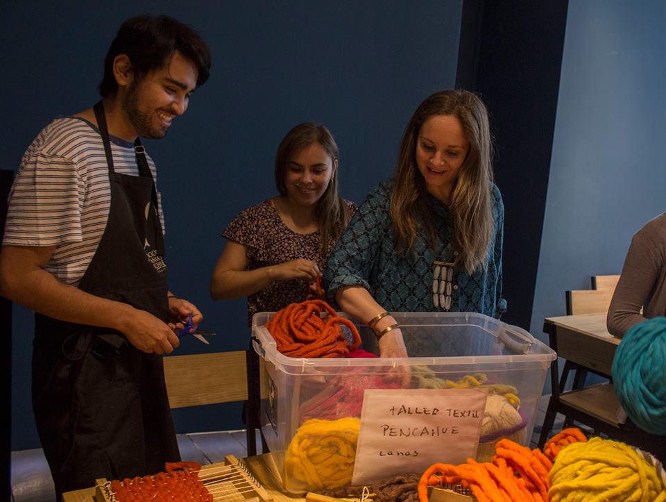 Hoy en el @CCPLM tendremos un taller dedicado al textil de Pencahue, propio de la #RegióndelMaule. los esperamos! https://t.co/yQOJxq3hMB