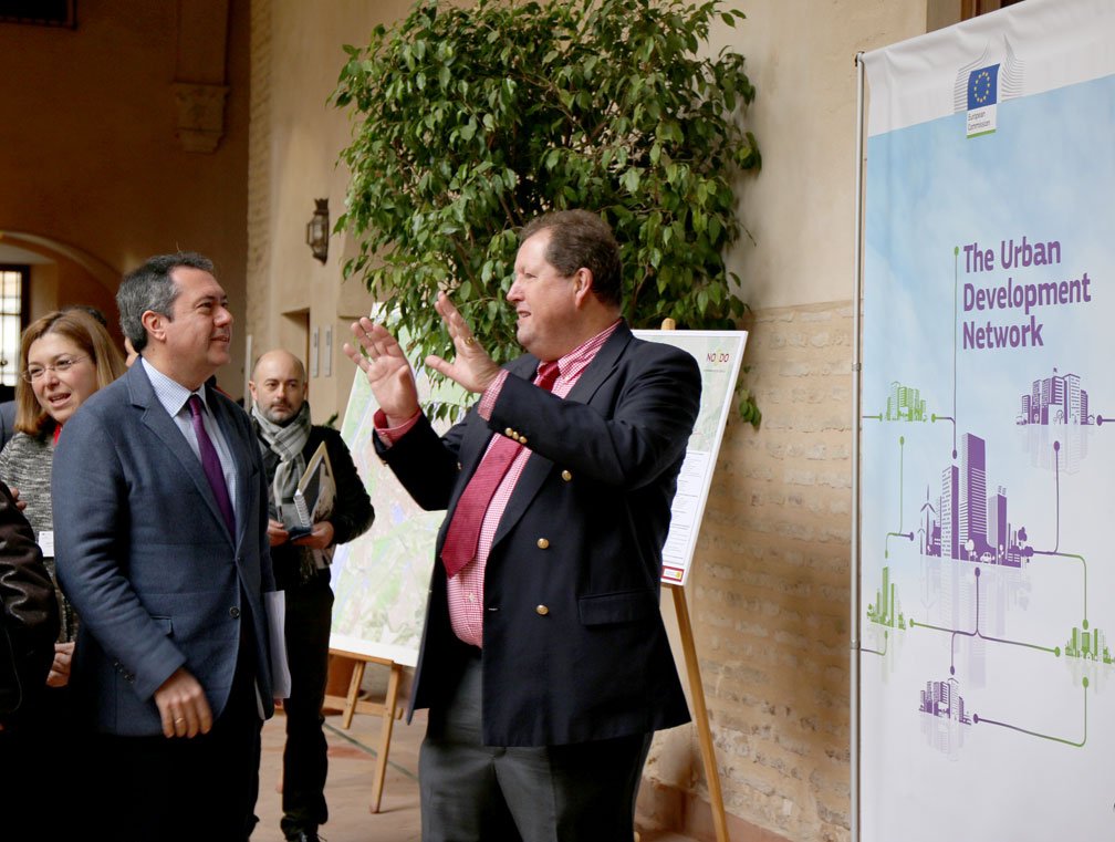 EU_JRC's tweet image. Testing @S3Platform 4 Urban dvlpmt:@JuanEspadasSVQ &amp;amp; JRC-IPTS dir. John BS opened the wksp w/ @EU_Regional &amp;amp; @URBACT