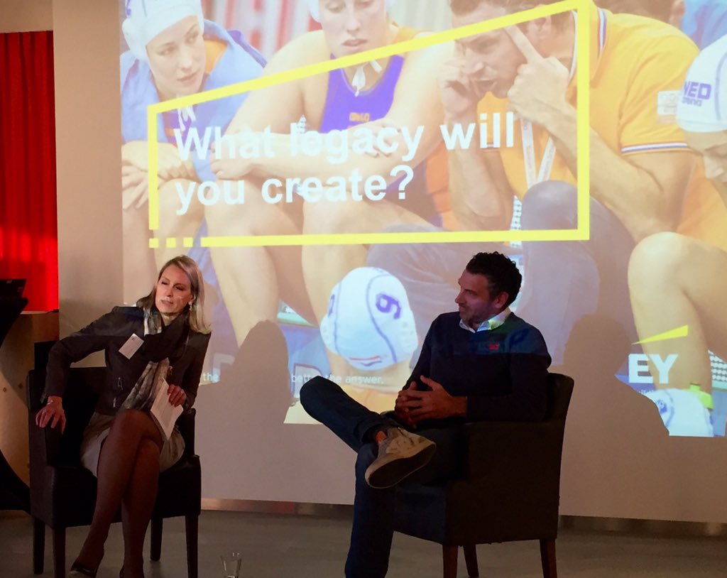 Bijeenkomst Entrepreneurs Sociëteit. Met Arno Havenga, bondscoach dames waterpolo team + veel oude bekenden EotY!