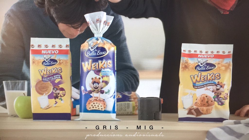 gris_mig's tweet photo. Pròximament sortirà per la TV l'anunci que hem gravat avui al plató de la productora #grismig https://t.co/B653ttg9DI