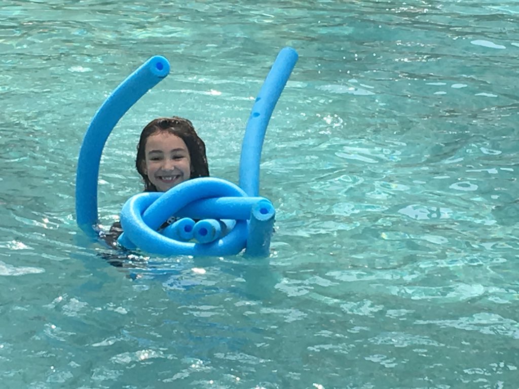 rizz129's tweet image. need a lift? #engineeratwork #transportation #timetochill