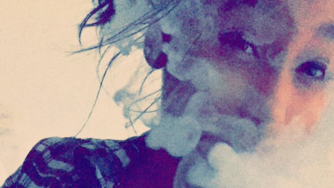 #morningclouds #vapelife #cannababe #inhalehateexhalelove https://t.co/3RAY4XuCso