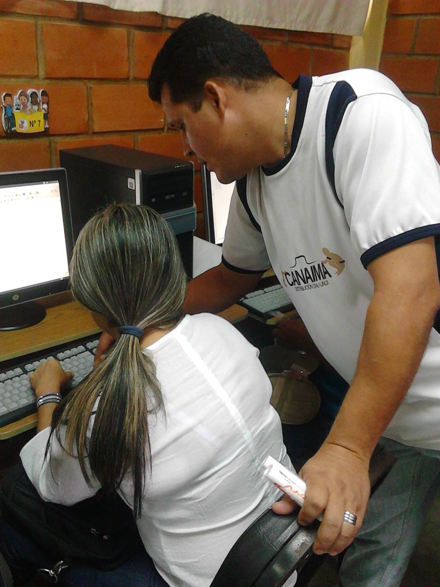 robertcbit's tweet photo. Socialización del proyecto educativo Canaima hoja de calculo Calc con los docentes de la Escuela los Potreros https://t.co/52fWR5sTpy