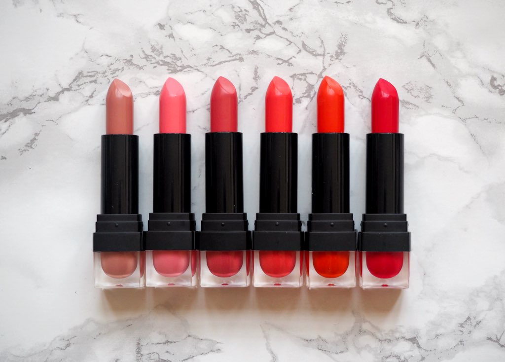 HayleyHall_UK's tweet photo. I've got 2 full sets of the new @SleekMakeUP Lip VIP lipsticks to give away. Want to #WIN? Follow &amp; RT by 11pm! (UK) https://t.co/cPYGXeO9Vg