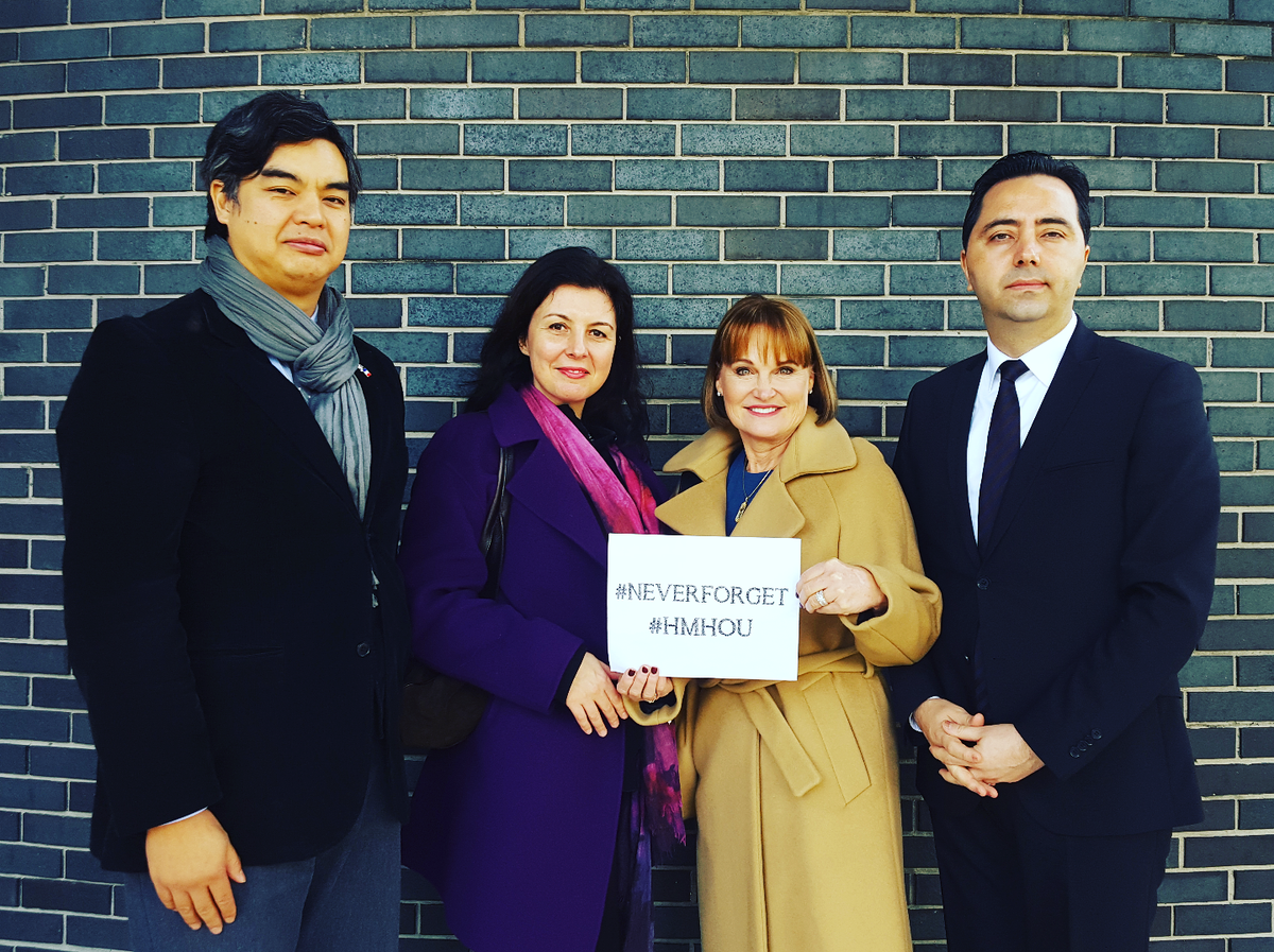 HMHou's tweet photo. Check out some of the selfies from yesterday's International Holocaust Remembrance Day event at #hmhou #neverforget https://t.co/lvQT78Ky5o
