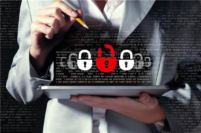 ljlynch's tweet photo. To celebrate #PrivacyAware Day, here are 7 tips to help keep your data safe online. https://t.co/5KdNZGaWOY #4biz https://t.co/nqF4vRHDs2