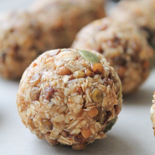 CRISPY LENTIL ENERGY BITES by thehonoursystem.com

Ingredients
1/2 cup dry green lentils
1/2 tbsp. coconut oil
…