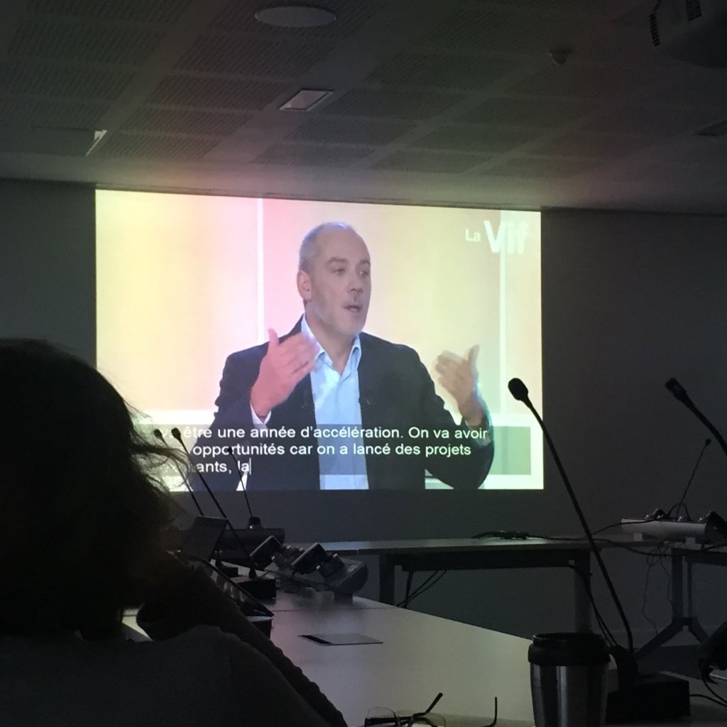 DamienPerrin_RH's tweet photo. On écoute la #Vif du Président à #Jobbé ! Avec plein de projets palpitants pour #Orange #Essentiels2020 https://t.co/39PvWLU2bV