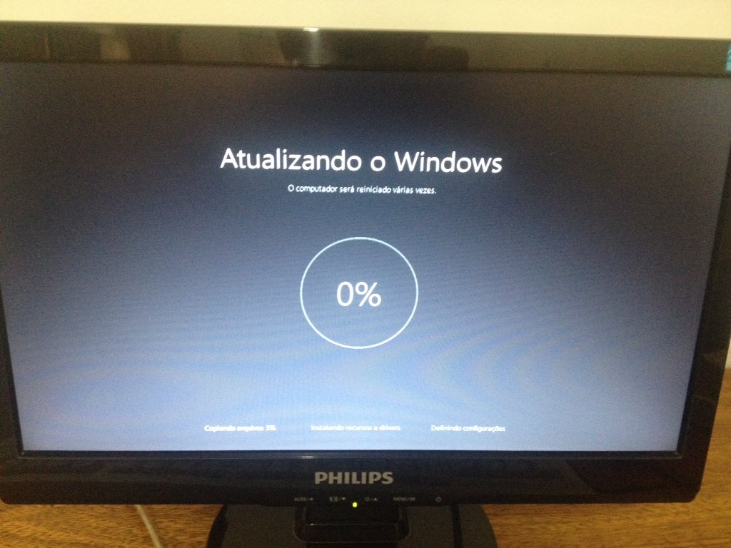 SergYnnhOone's tweet image. Do Windows 7 upgrade para Windows 10 • #upgradewindows10 #Microsoft .... Nos computadores da Empresa aonde trampo!🙄😵