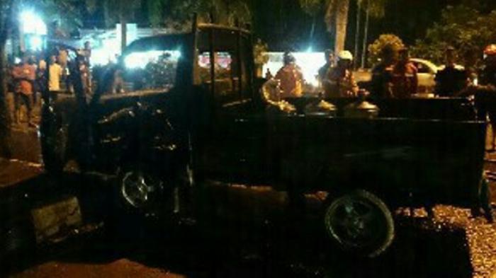 #BeritaBjb Terkuak Penyebab Terbakarnya Mobil Pick Up Secara Tiba-tiba depan… dlvr.it/KLPj6K #Banjarbaru