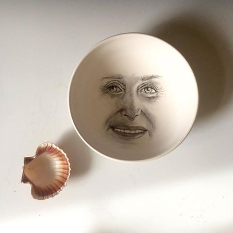 pencil_roll's tweet image. ChiChiCardsUK: RT tjCervants: Before the glaze. Sweet serene Gramma moon #moonfaces #moonpottery  #portraits #draw…