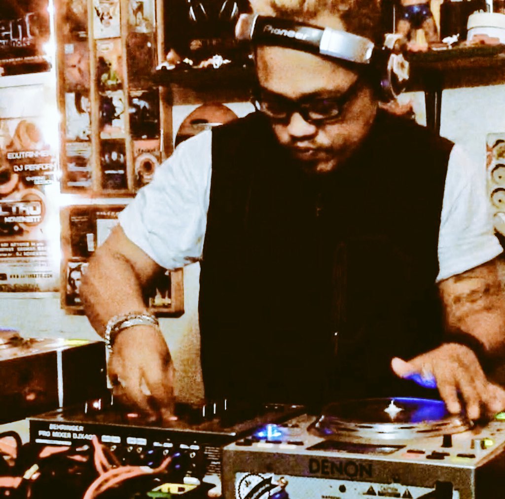 EWLab1's tweet photo. DJ Volta rehearsal at #VDJS use Denon CDJ DN3500 #scratching https://t.co/AQ1OWf5wFY