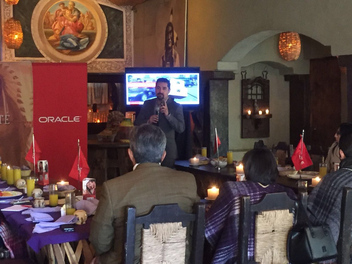 REDLeague_ESP's tweet photo. Sigue nuestro evento de #HCM en #Guadalajara con la etiqueta #OracleTrends2016 https://t.co/9n495MARCE https://t.co/wvSYOG3jpE