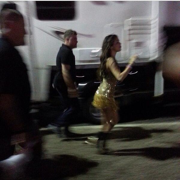 MyWorldIsSellyG's tweet photo. #TurkeyLovesSelenaGomez
#SelenaPleaseComeToTurkey https://t.co/cHhCPvIusj