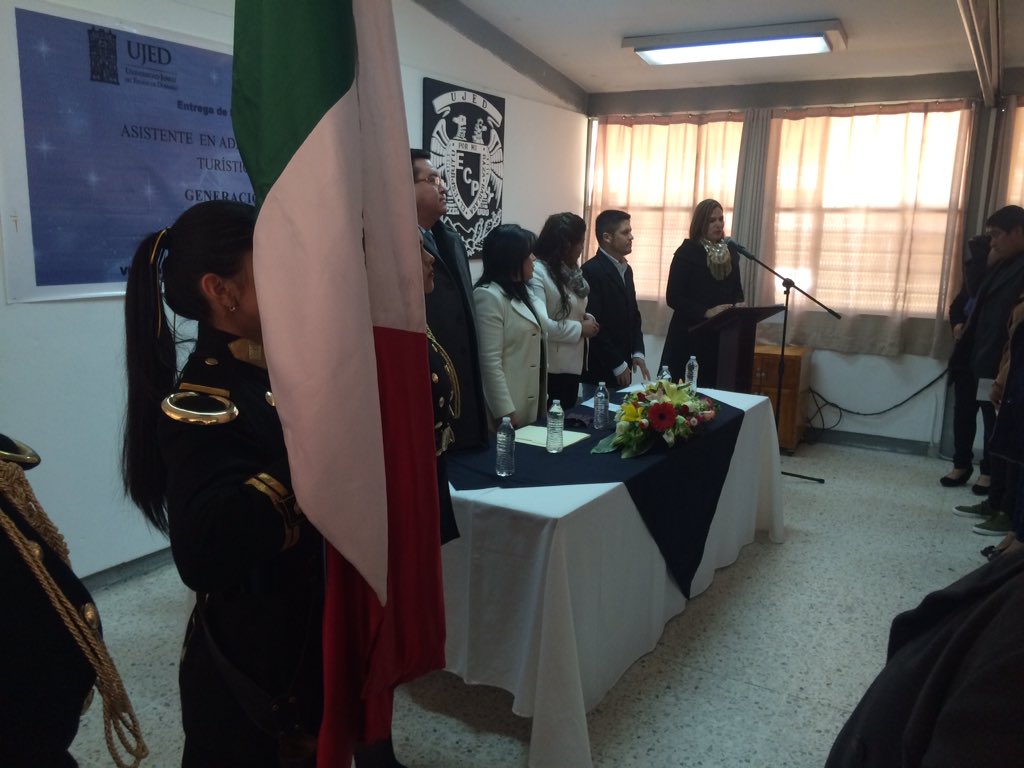 FEUD14_17's tweet photo. Entrega de Certificados en la Escuela Comercial Practica de la @ujed @rodolfo_alonsov https://t.co/kJm6U2kseO