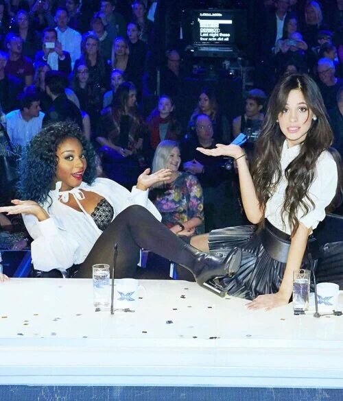 5HBrasilRS's tweet photo. Quem está dando trouxa de novo??? Quem??? #SledgehammerWeek https://t.co/cvujLhybUY