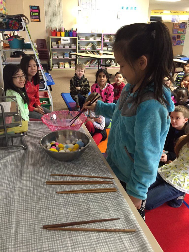 BrooksGH2's tweet photo. 2nd graders @GlacierHills celebrated Cultural Night with chopstick lessons from some chopstick experts https://t.co/48zfx9weuJ