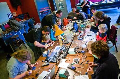 LesBricodeurs's tweet image. Demain, c'est brioche, code et brosse à dents!  eventbrite.fr/e/billets-le-g…