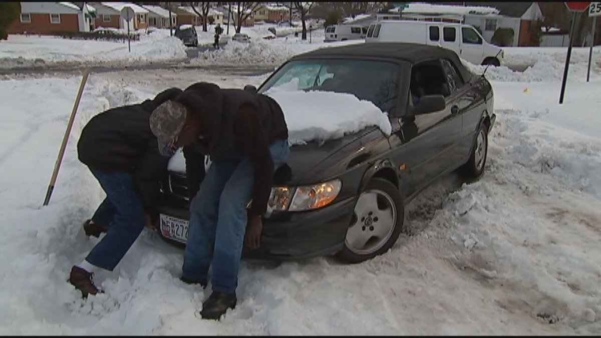 fox5dc's tweet photo. NO FIVE! 5 things that went wrong after the Blizzard of 2016 https://t.co/2Z4iSMXo8b #fox5digout #fox5dc https://t.co/FkGCQmGtDW