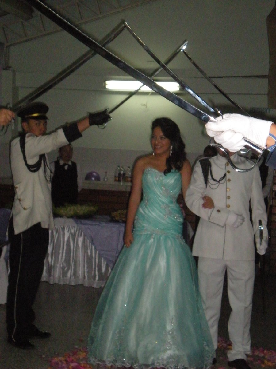 FiestaNovia's tweet photo. Vestido para quinceañera, color verde menta. Con el lucirás como reina en esa fecha tan especial. https://t.co/9yx6UCqyAW