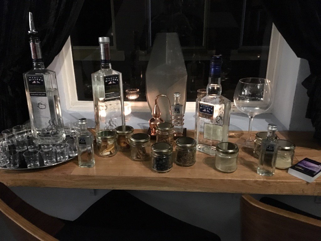 #Ginuary 28th <a href="/MartinMillerGin/">Martin Miller's Gin</a> the ultimate dinner party host awaiting my guests <a href="/40StPauls/">40 St Pauls</a>